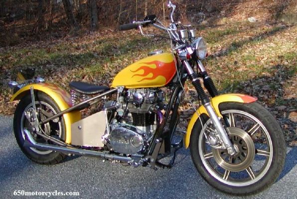 Click to view full size image
 ============== 
Bobbed XS
Nice job, love the bullet turn signals
