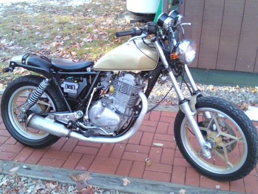 Click to view full size image
 ============== 
gn400 bobber
here is a gn400 bobber i built from scrap parts

